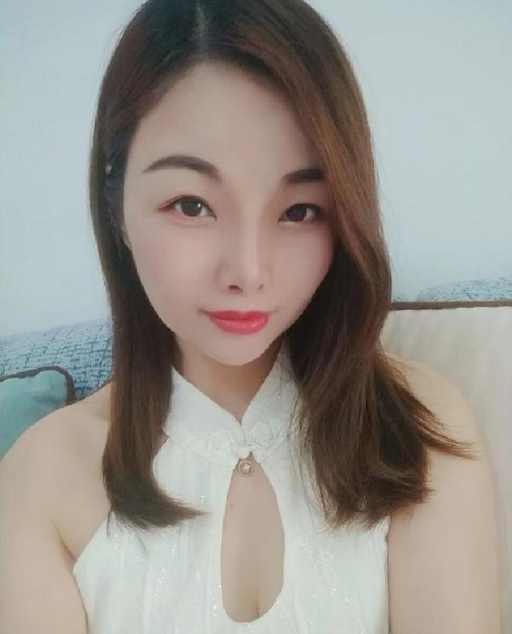 宝安肉感御姐佩佩