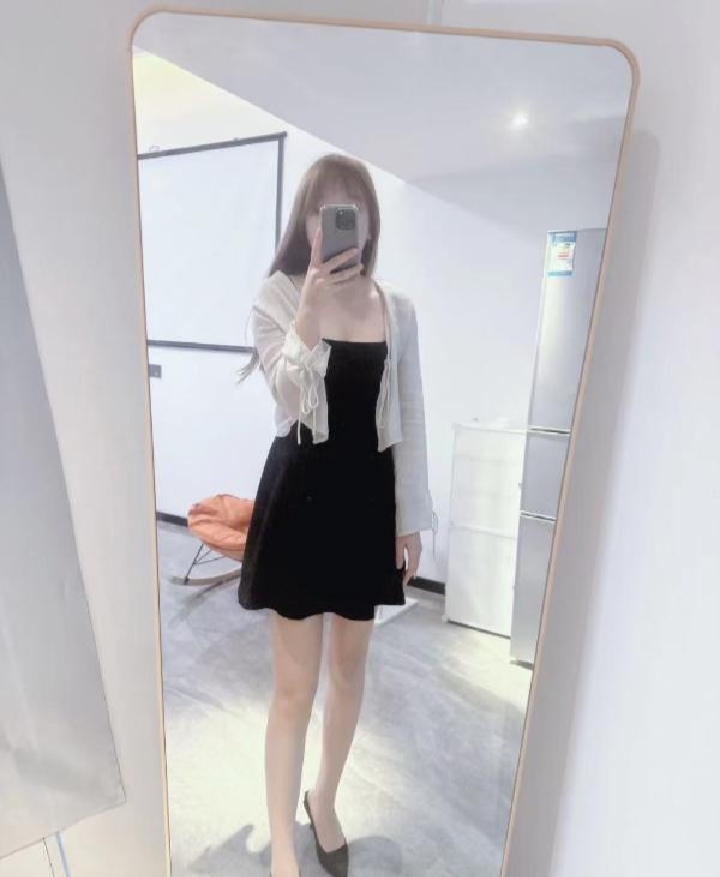 长腿白嫩乖乖妹