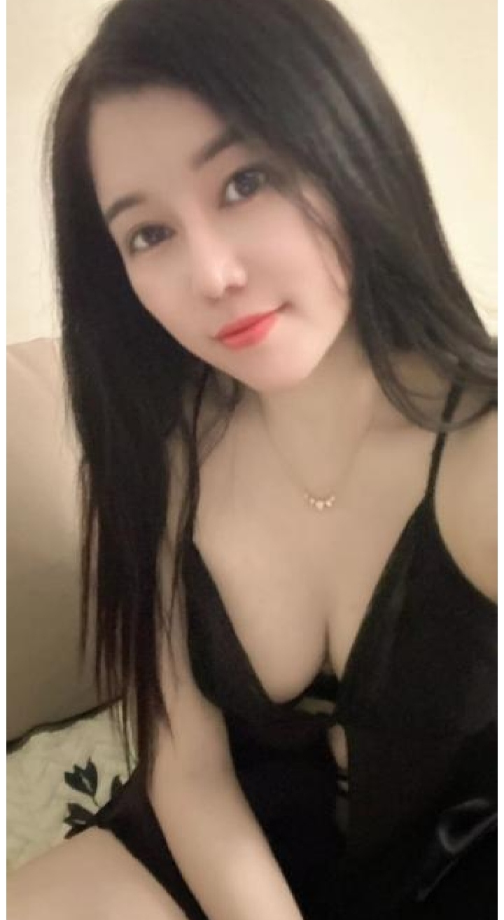 崇文门丰满御姐妮可