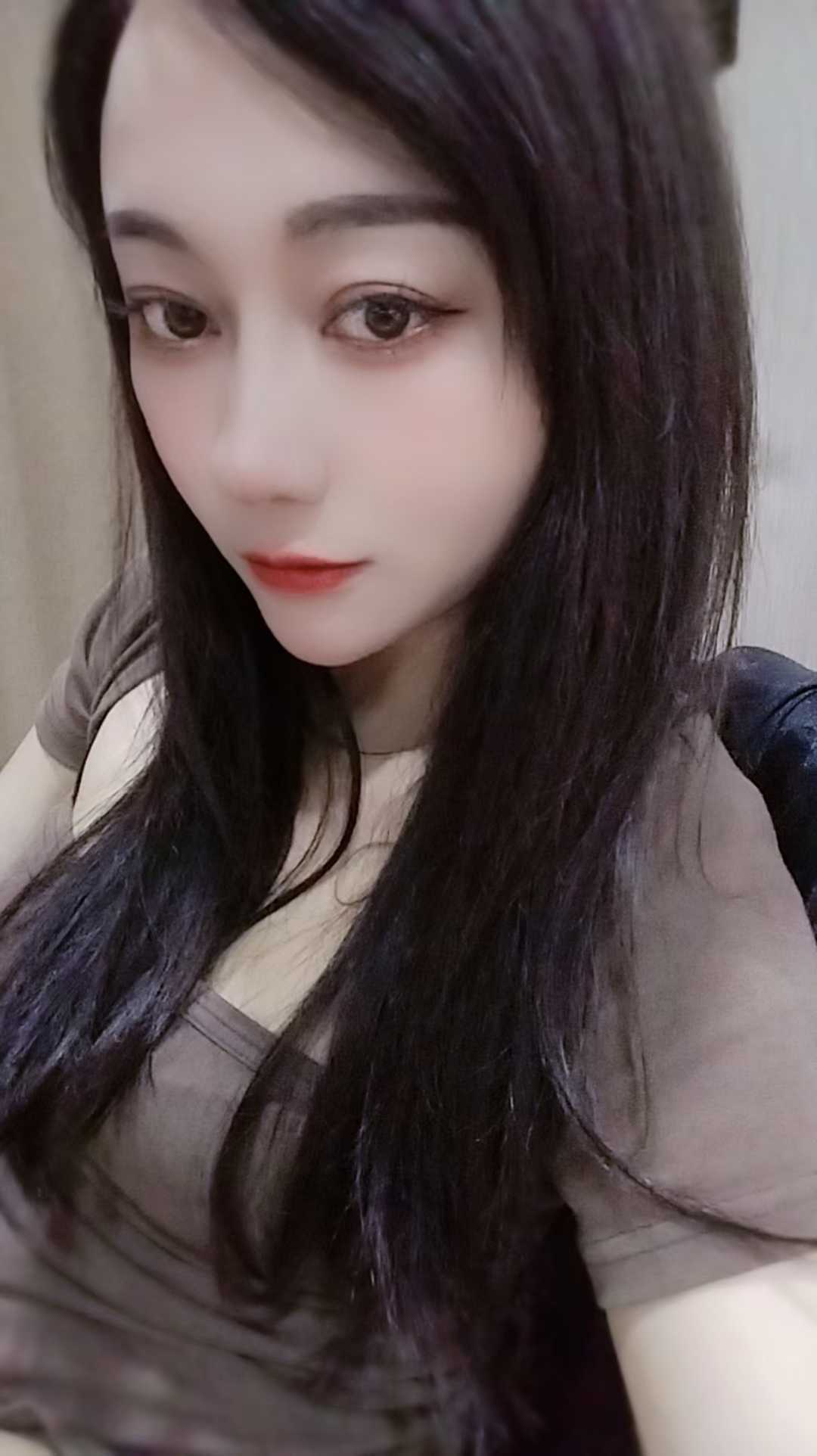 优美性感，大胸少妇