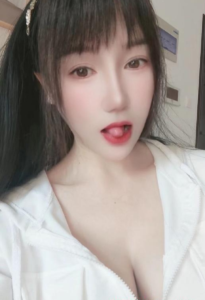 香洲秘书装诱人小淫娃