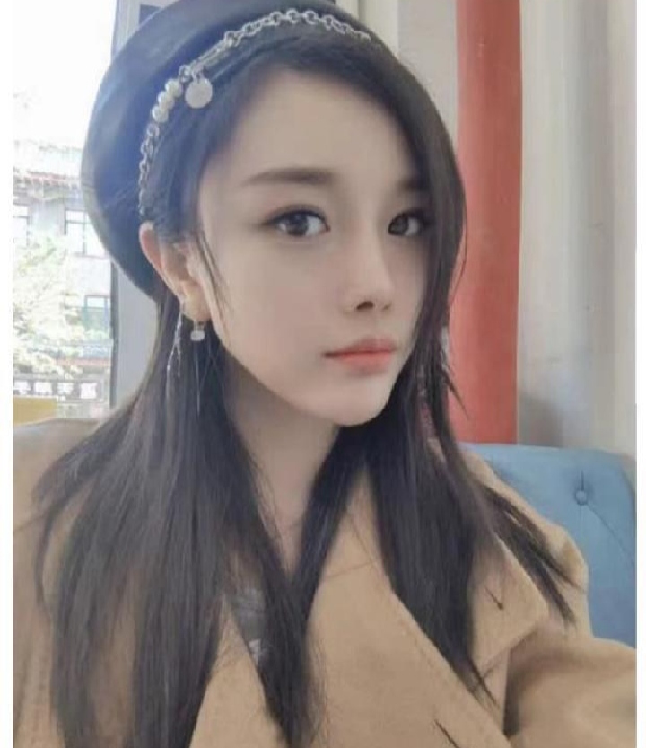 妮娃娃白嫩性感大长腿