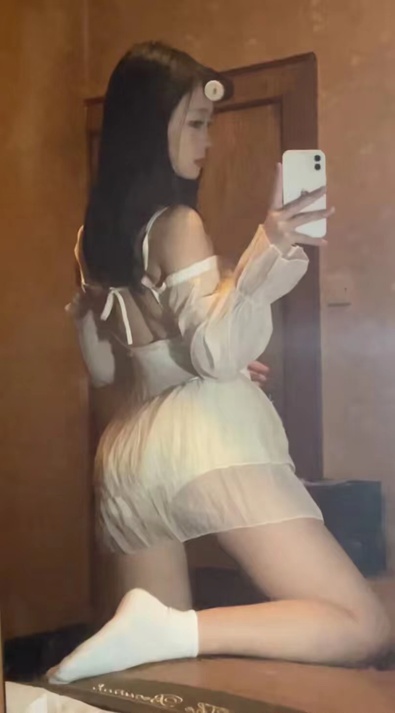 温柔可爱的甜美小姐姐