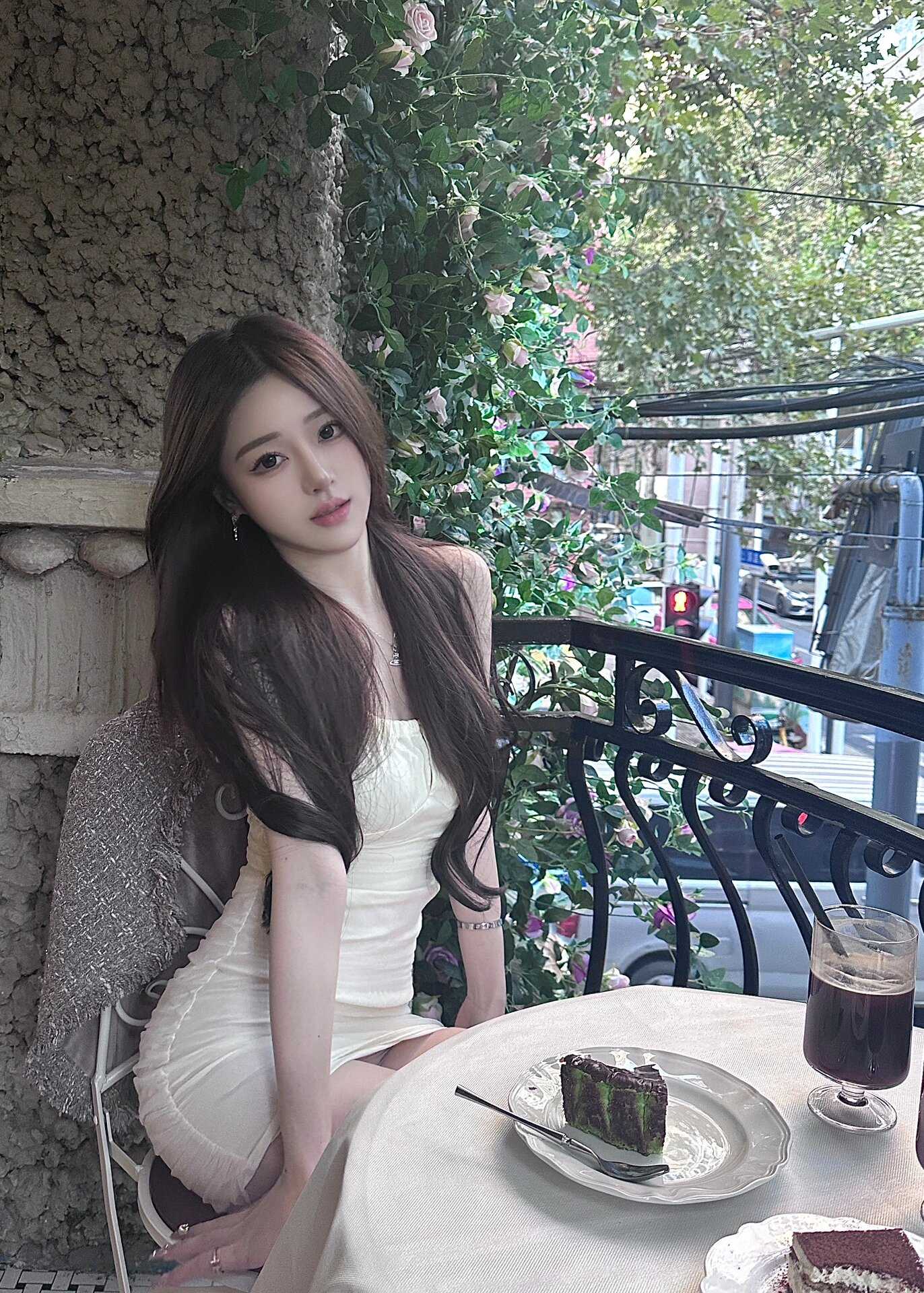 妹子个人，偶尔兼职