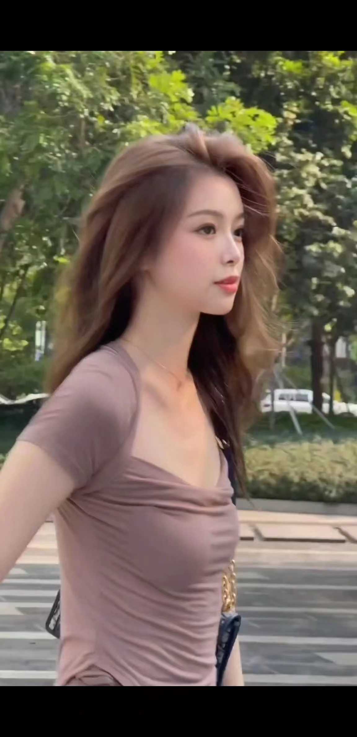 身材一流美腿高挑