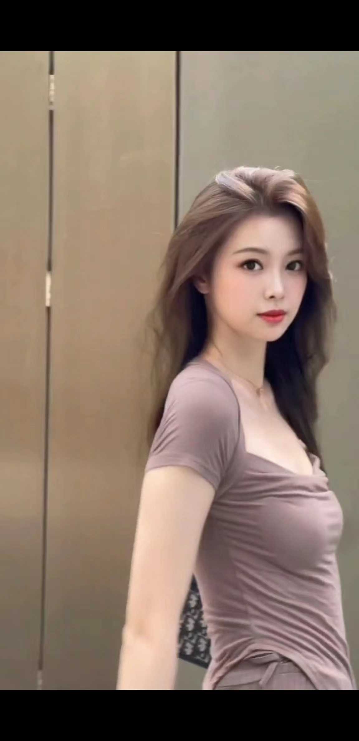 身材超棒的小姐姐