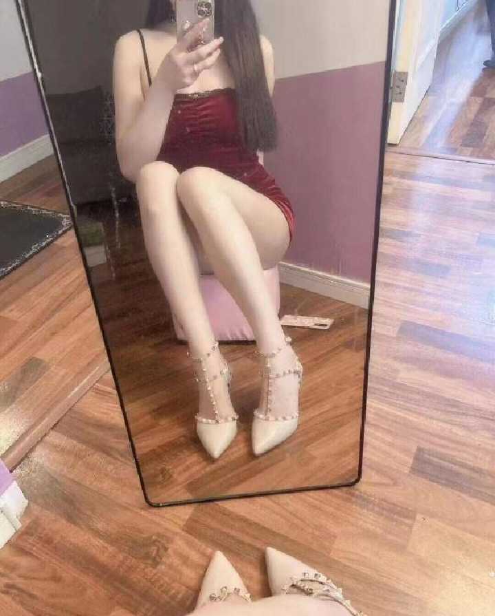 纯欲风兼职妹
