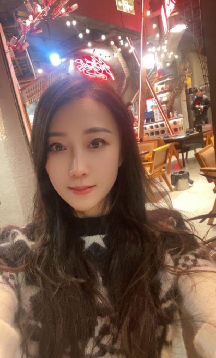 光谷温柔气质女友