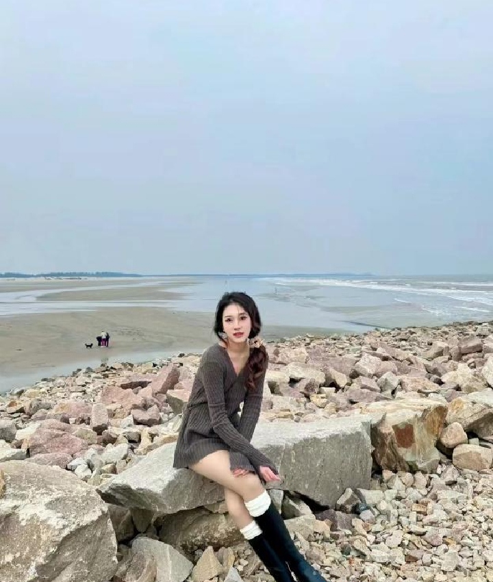 福田白嫩美腿小乖乖