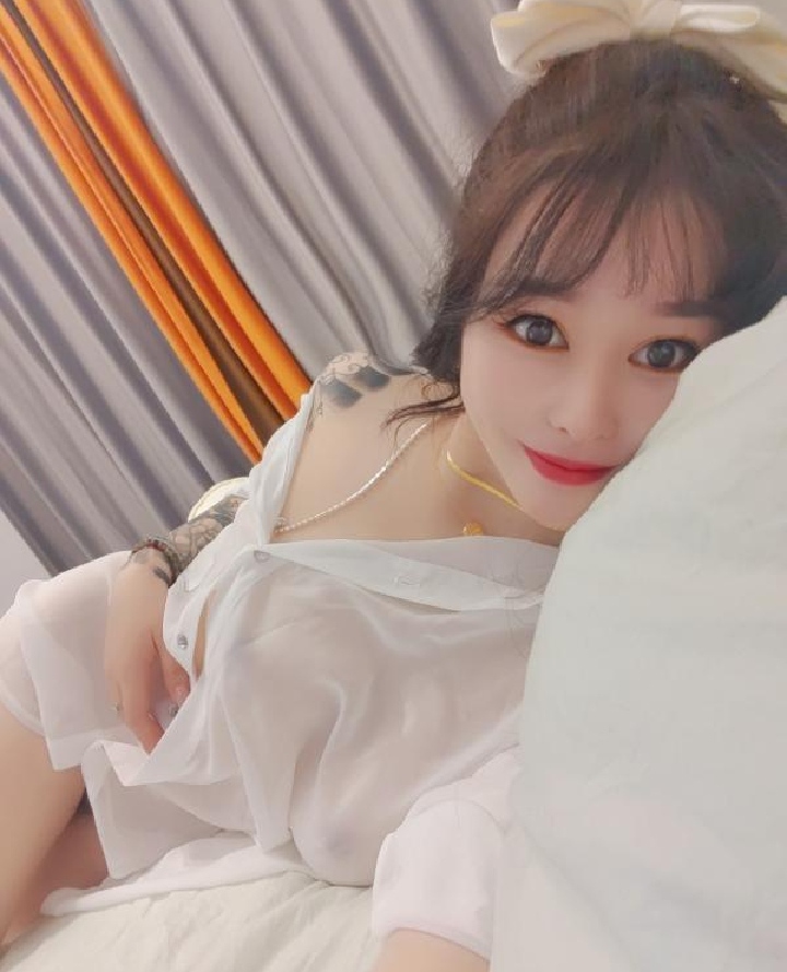 上城区花臂大奶诱人美妞