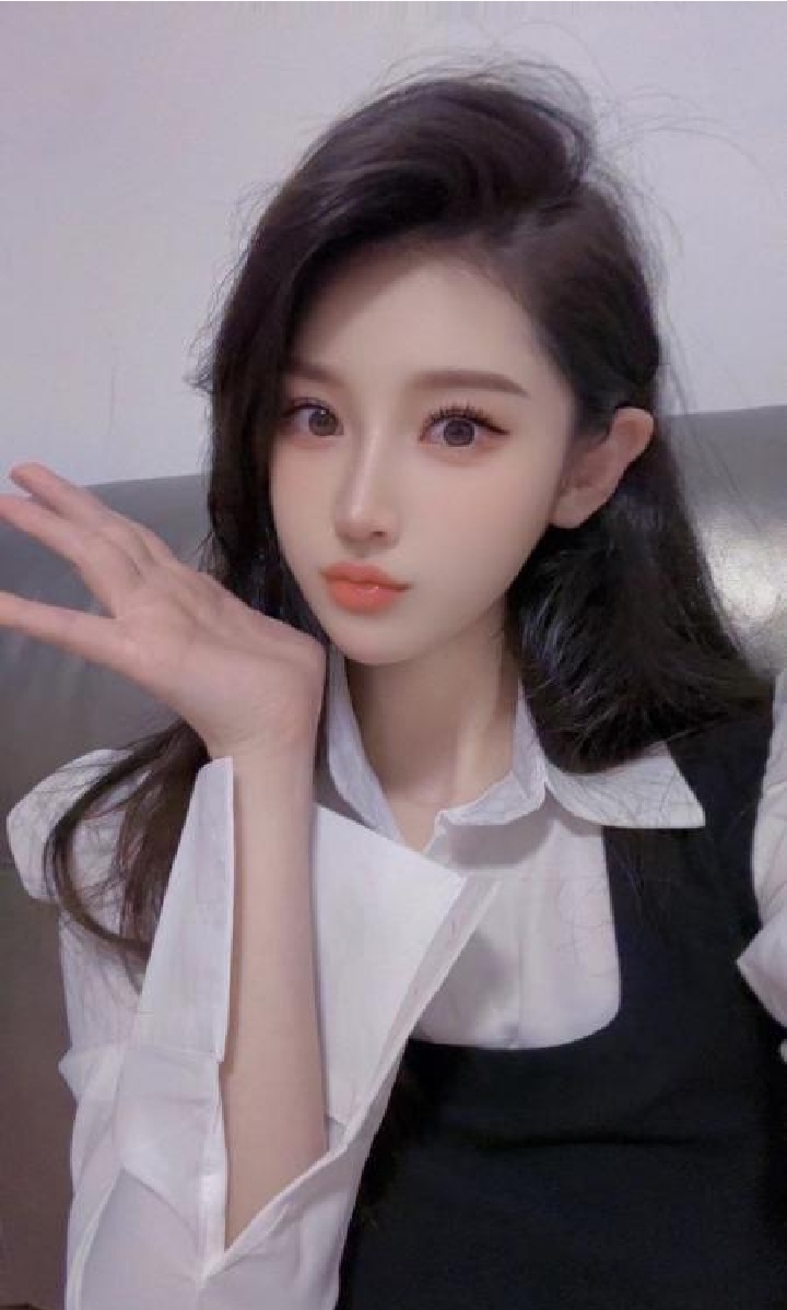 颜值在线乖巧小女友