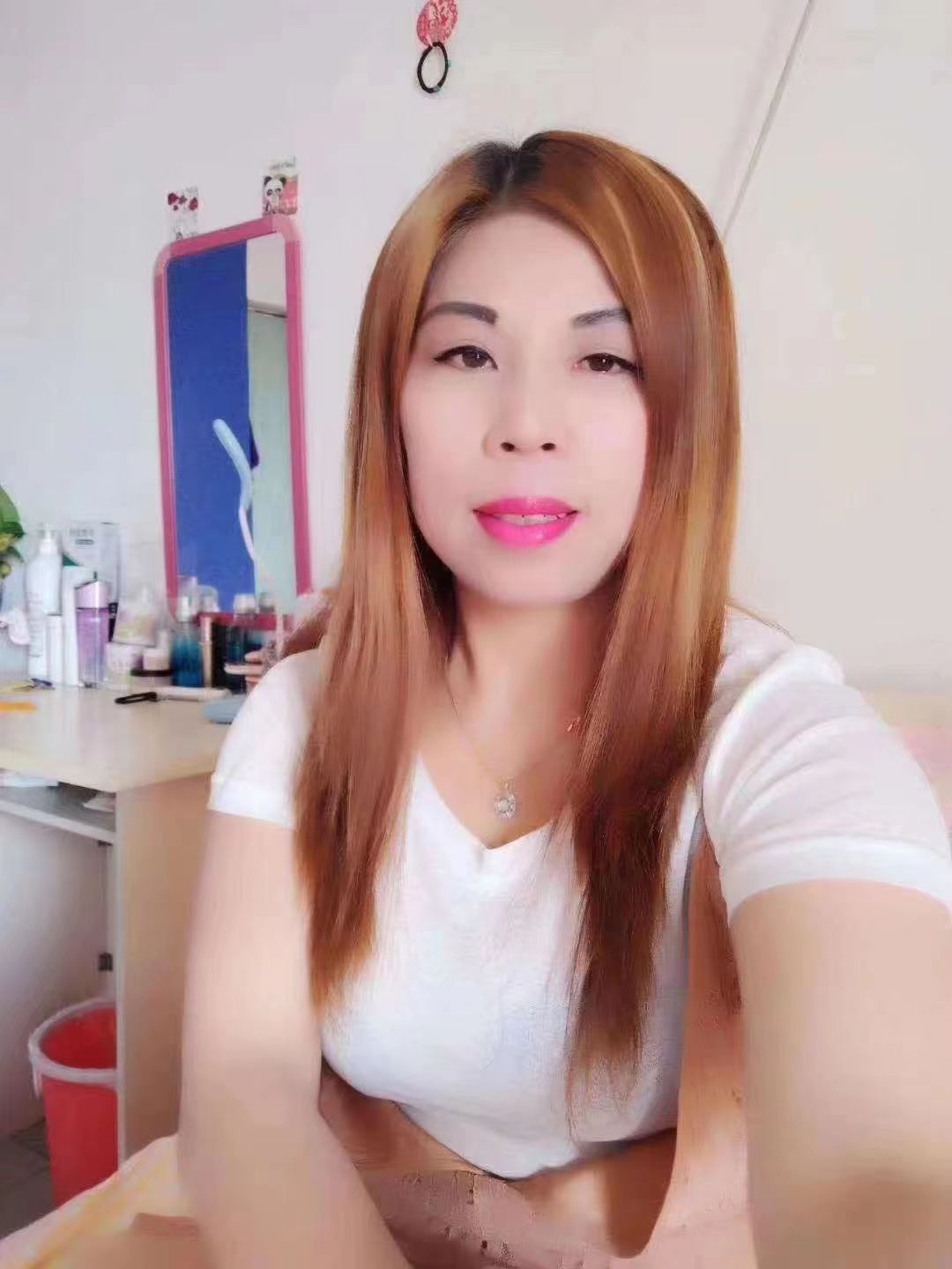 待人亲切会很配合