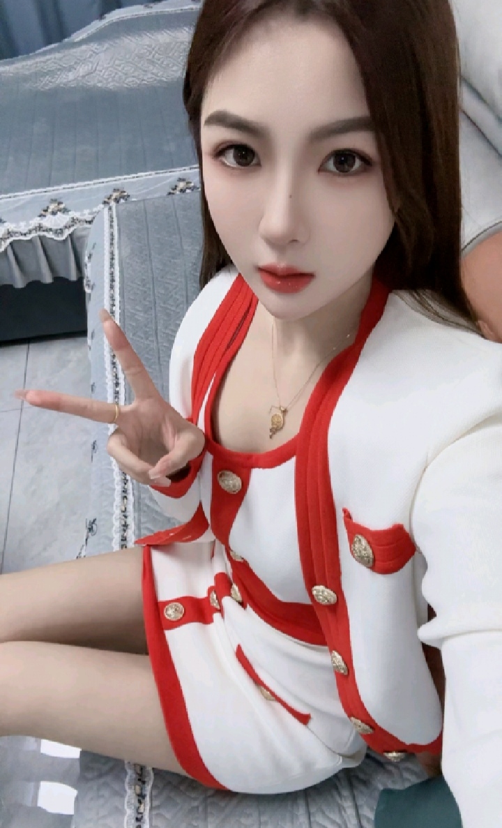 出击性感女神玲娜