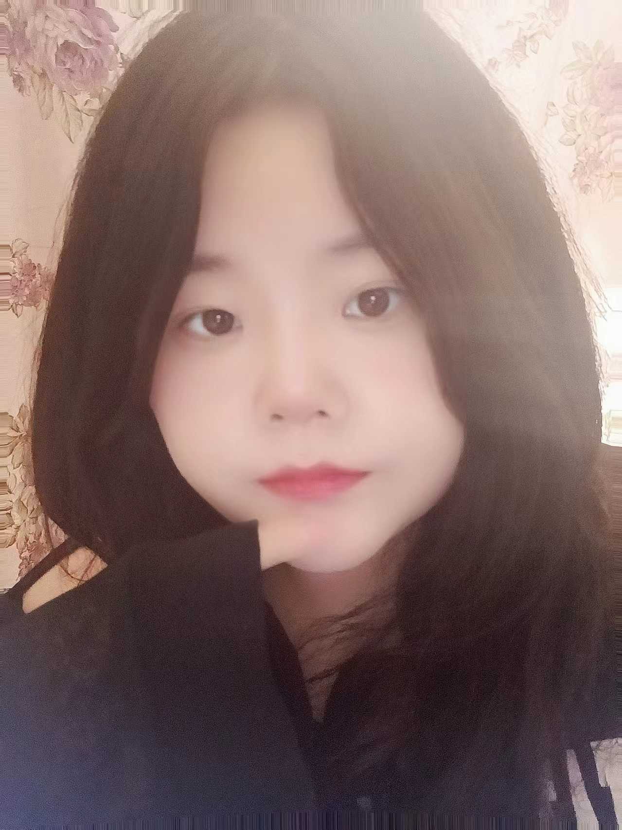 有点微胖的妹子