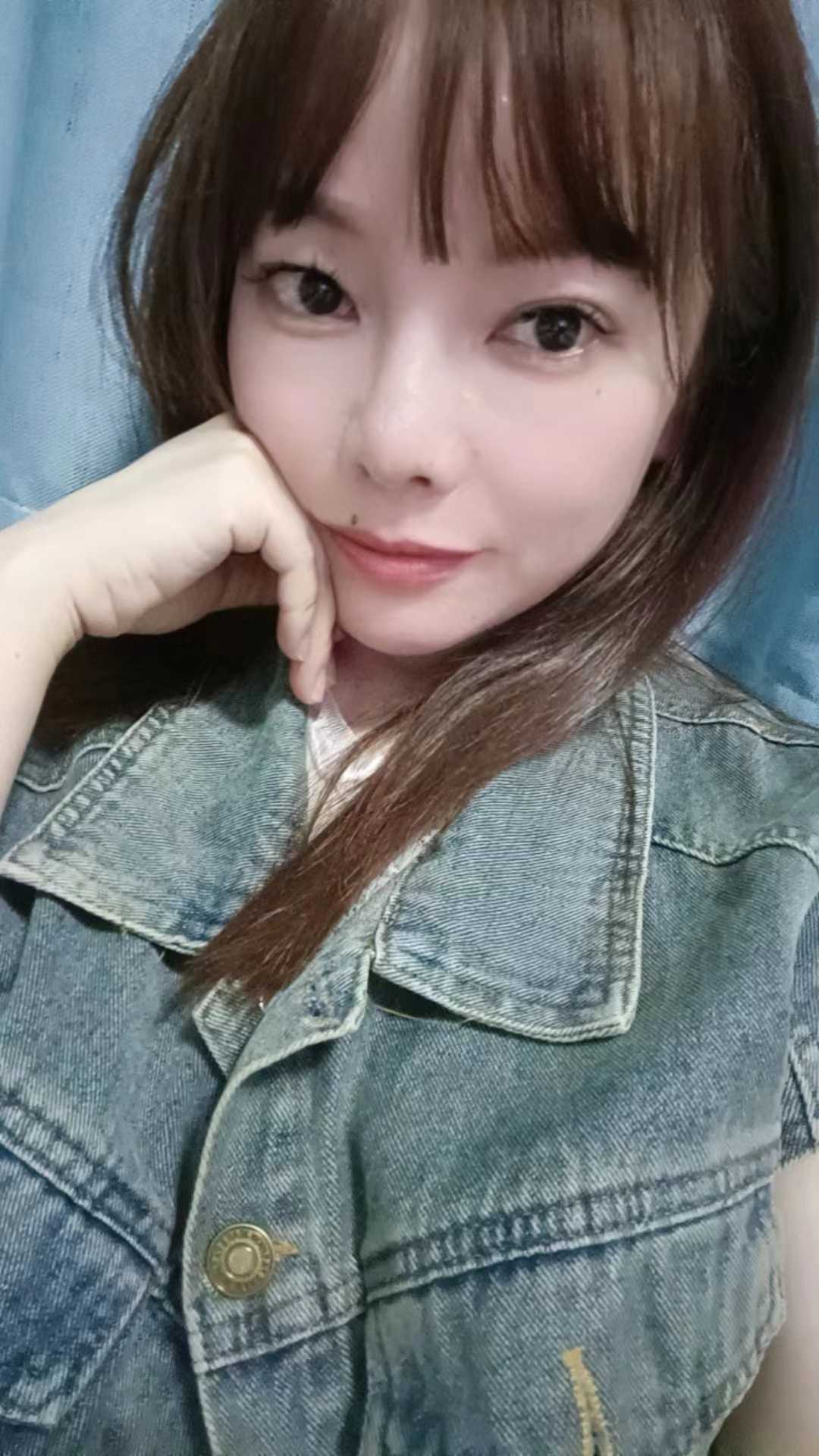 热情似火的小姐姐