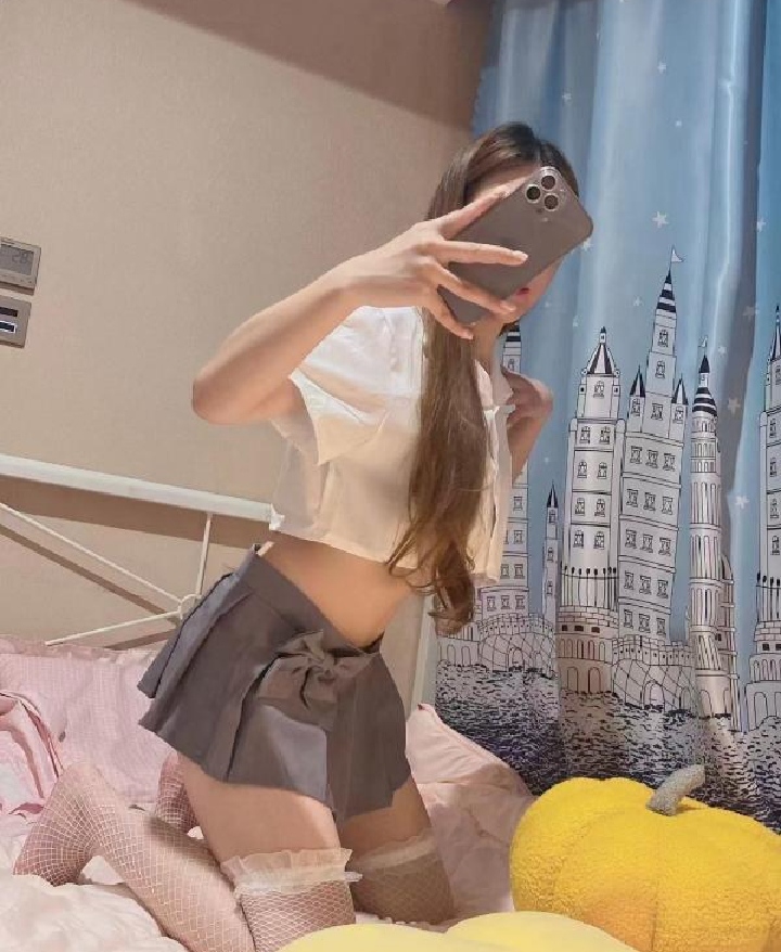 南山性感小短裙美腿紫怡