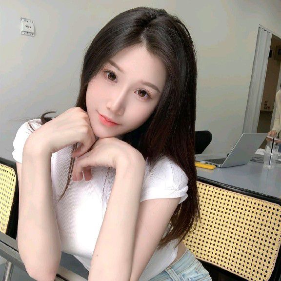 胸大臀翘，sao劲十足