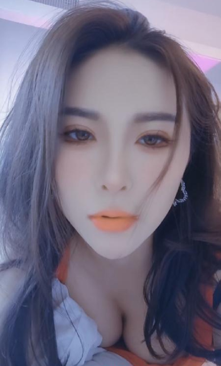 双胞胎大奶翘臀御姐