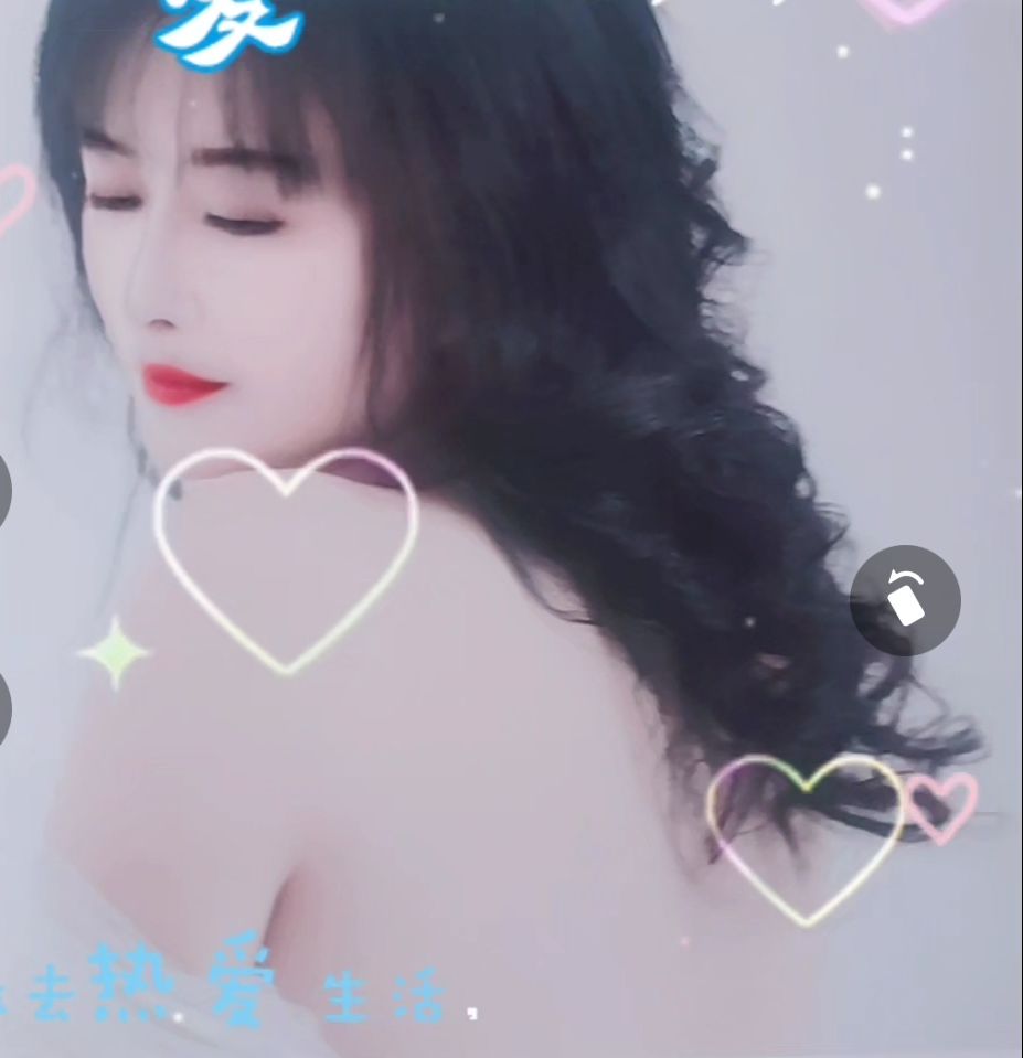 五和地铁站身材劲爆巨乳妹