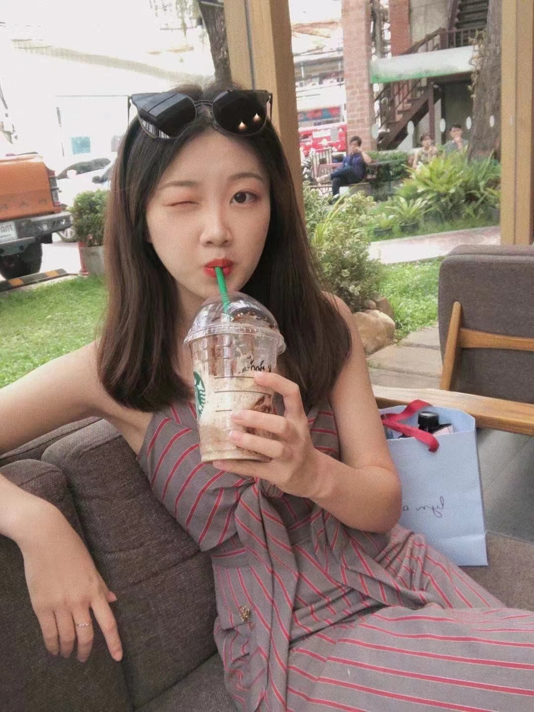 北京粉嫩小甜妹