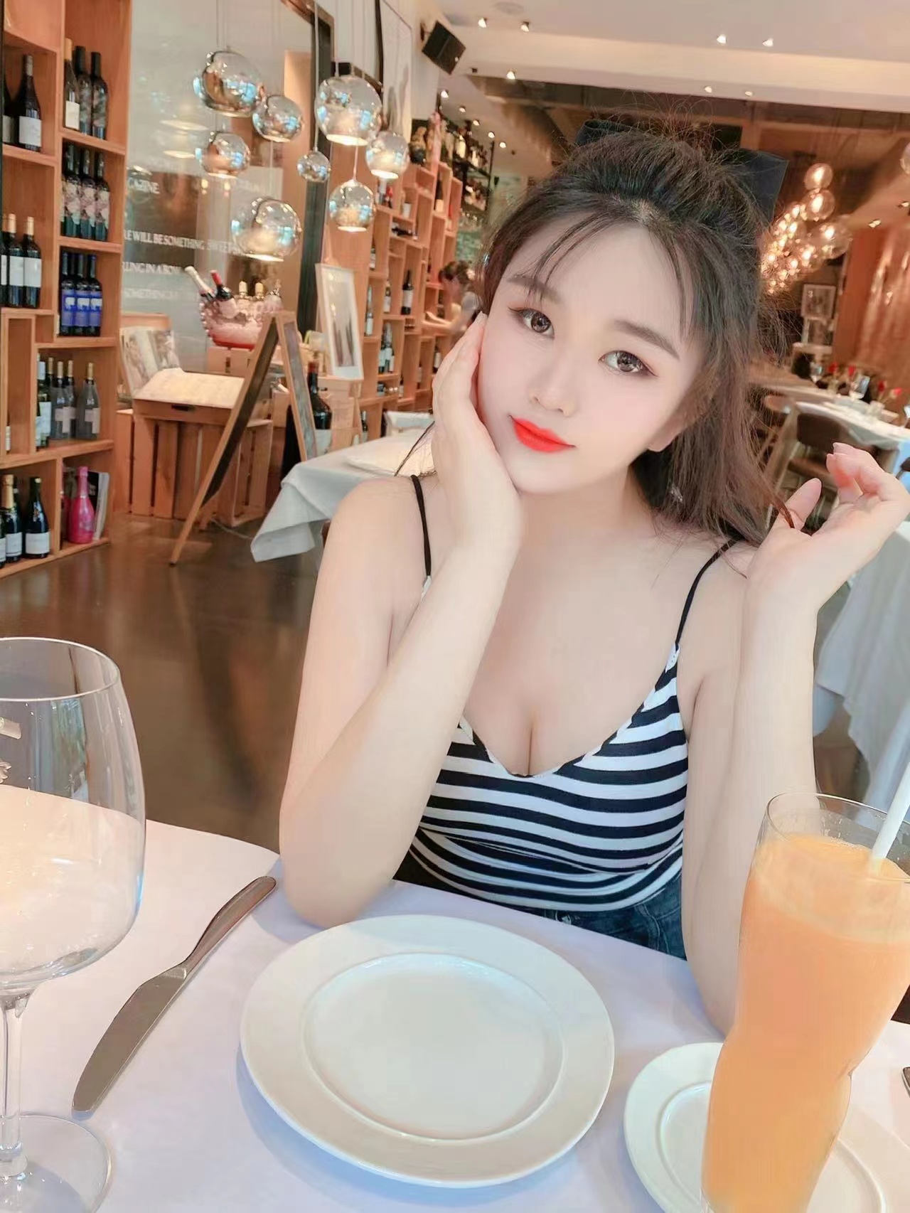 妹子很性感很不错