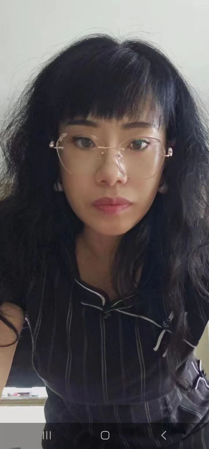 喜欢练习瑜伽的姐姐