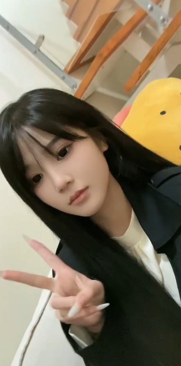 淫荡的年轻妹妹