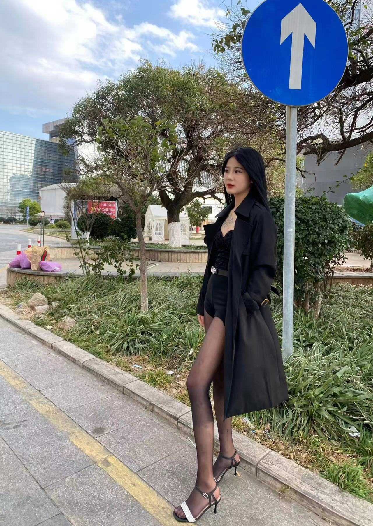 淫荡的年轻妹妹