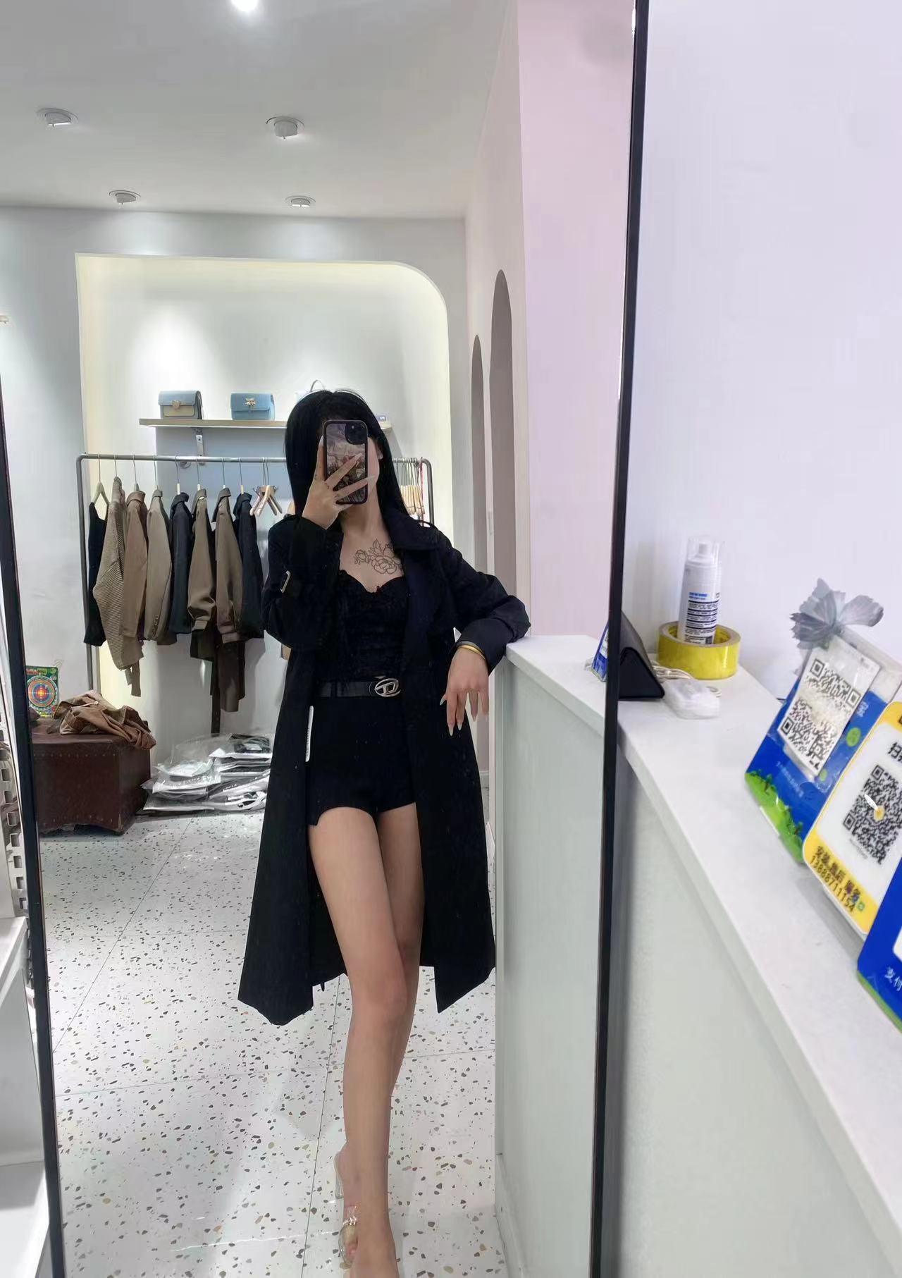 淫荡的年轻妹妹