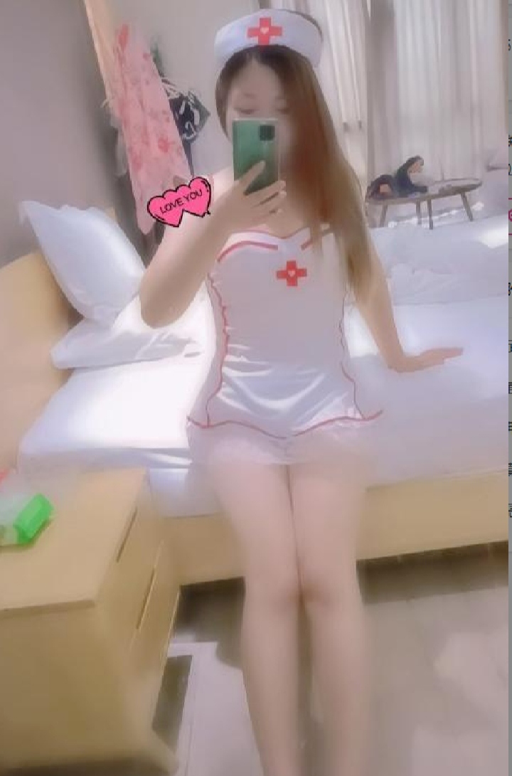 武昌丝袜制服小可爱