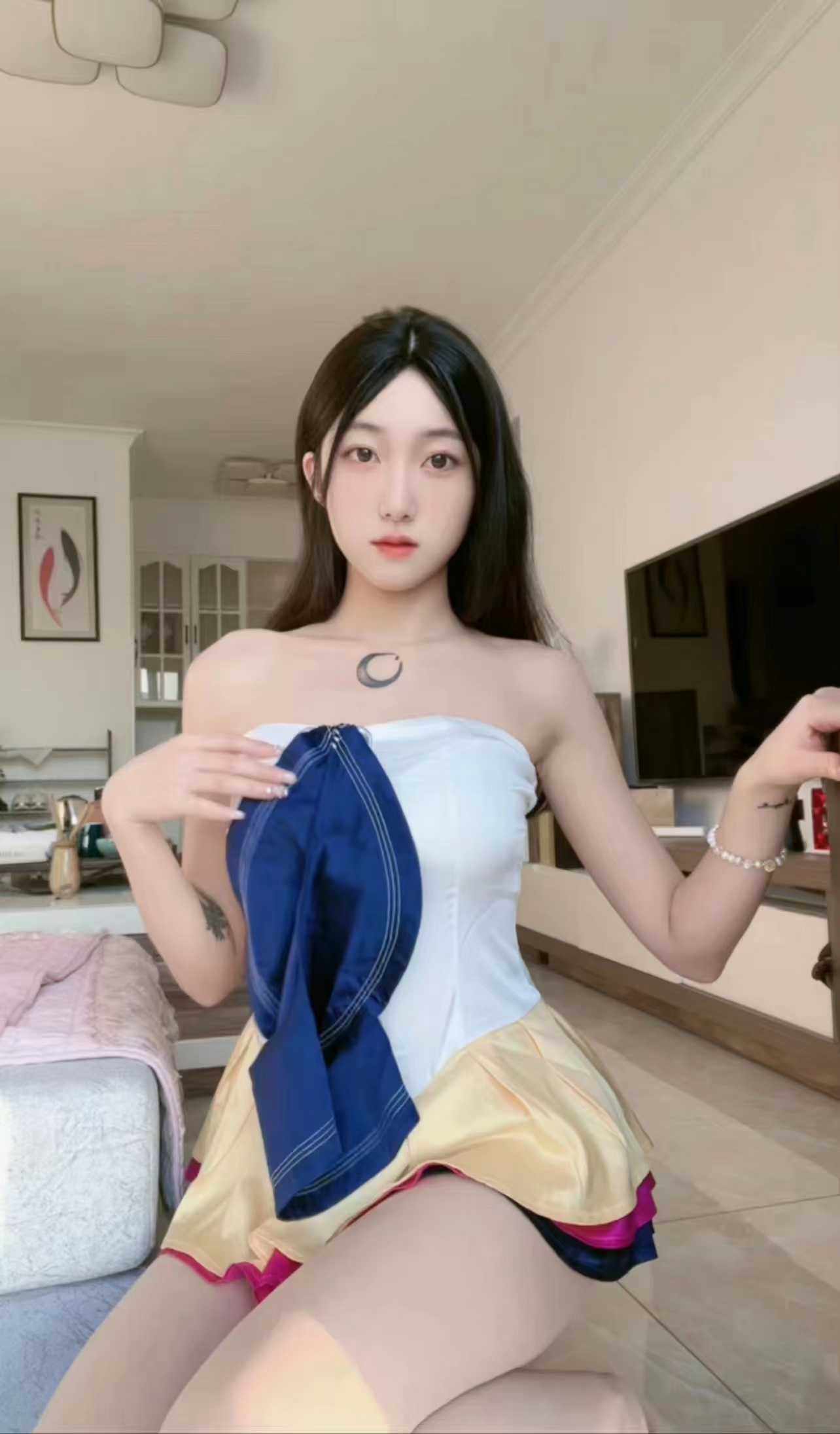 朝阳白嫩大长腿小惠