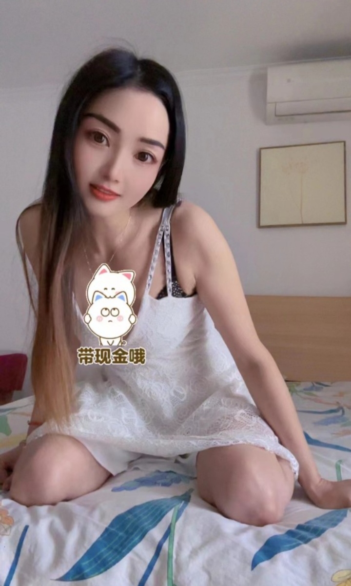 服务火辣的野性美眉