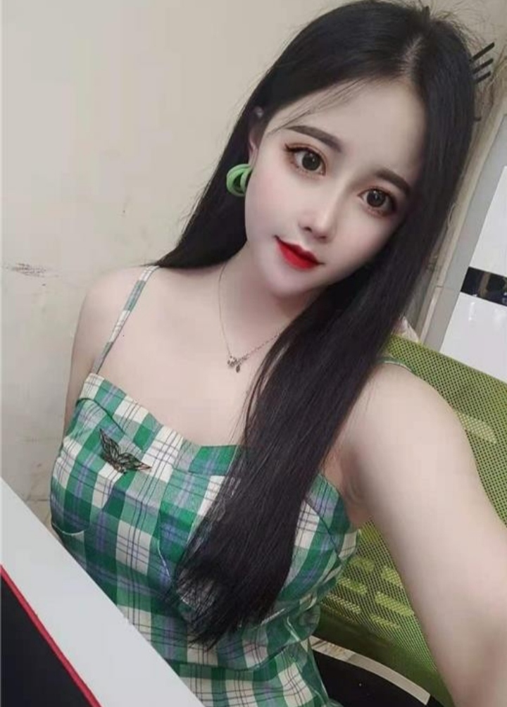 火辣丰满长腿小少妇