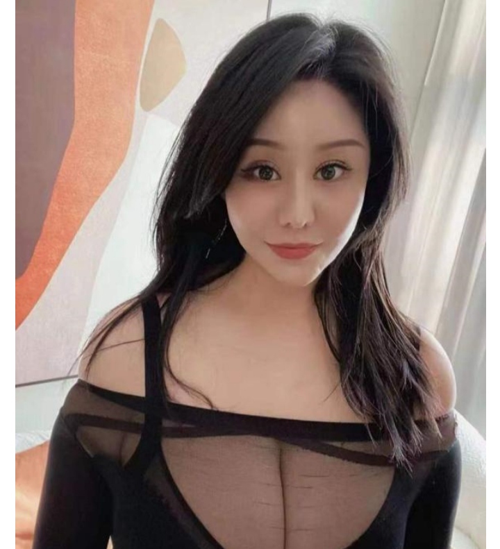 白兰路大奶尤物球球