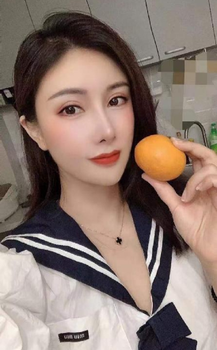 普陀性感大奶selina