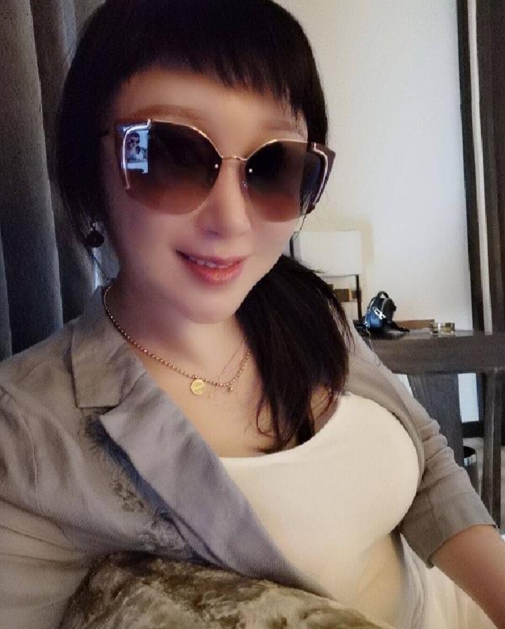 越秀妩媚大咪咪