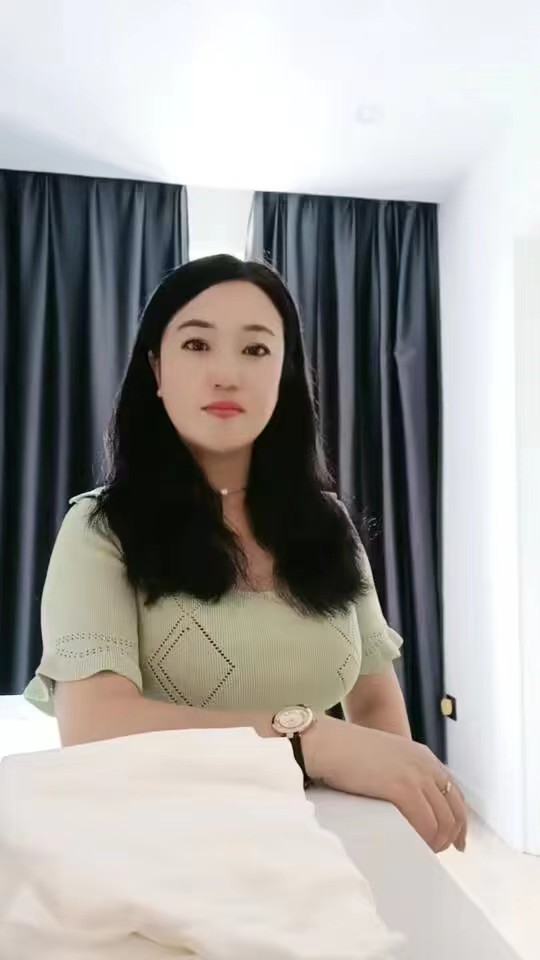 大胸翘臀服务好的小少妇