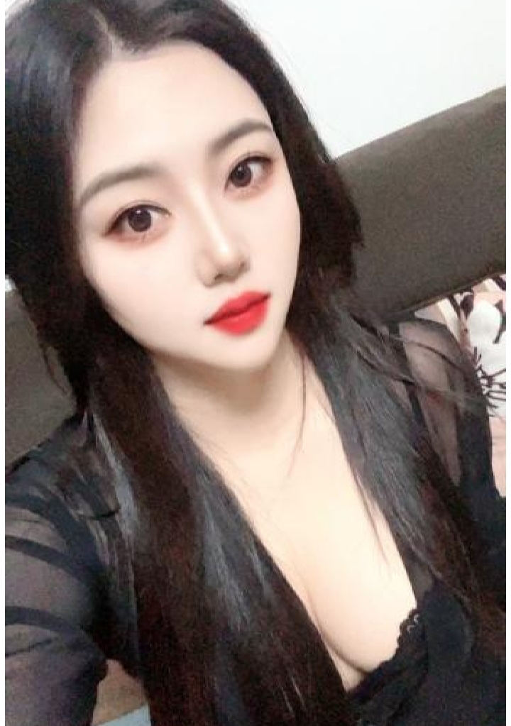 *桥性感大奶翘臀小姐姐