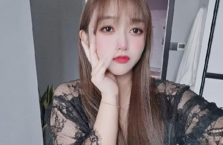 崇川粉嫩丝袜诱惑苏苏