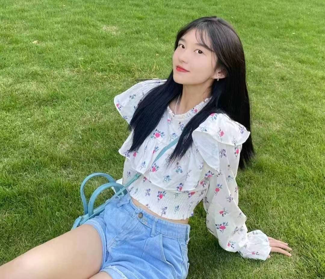 kJ不错可以抱起来艹的小姐姐