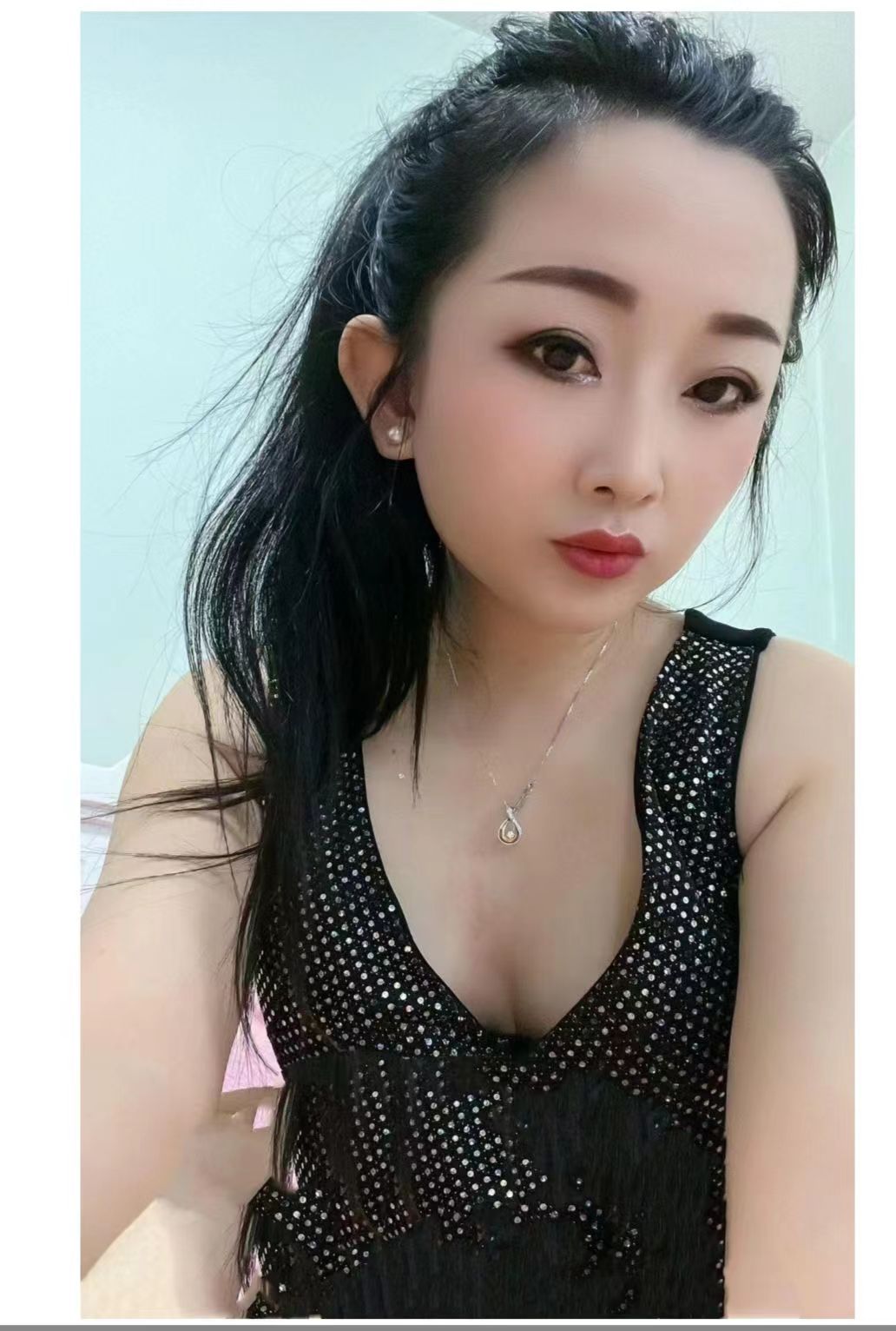 皮肤白胸大性价比高