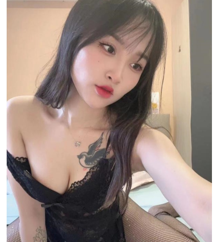 南山区大冲纹身妖娆重庆妹