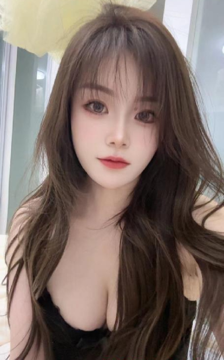 南湖性感大奶小姐姐