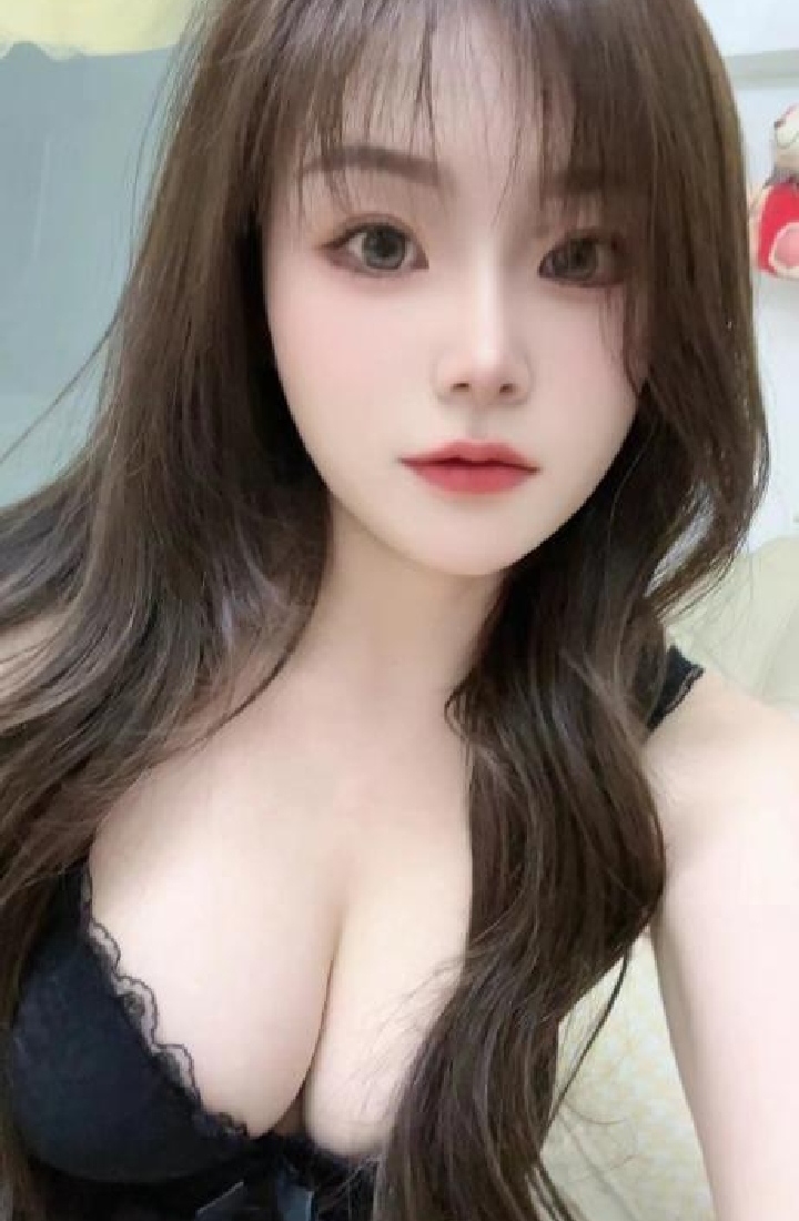 南湖性感大奶小姐姐