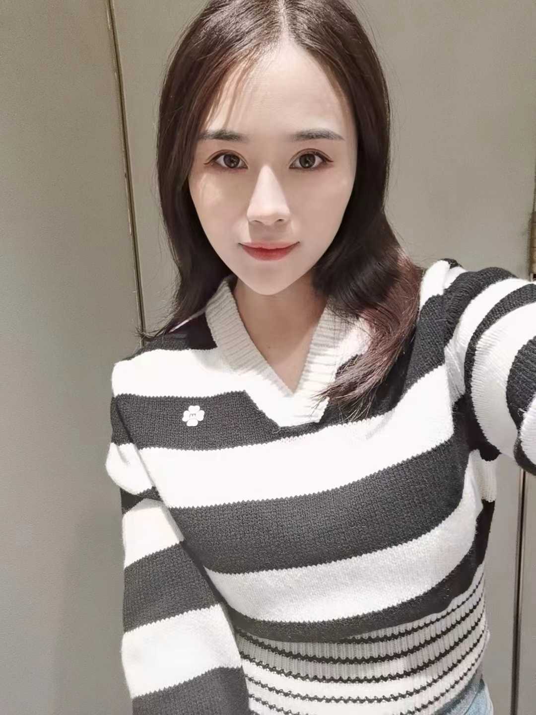 天河丰满诱人的小曼