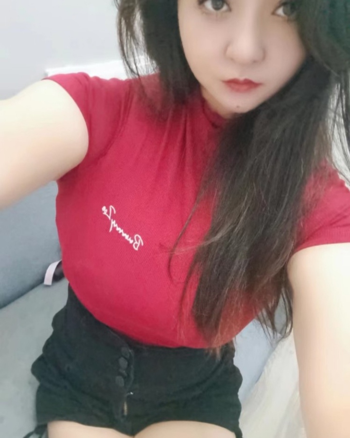 大胸妩媚性感小少妇