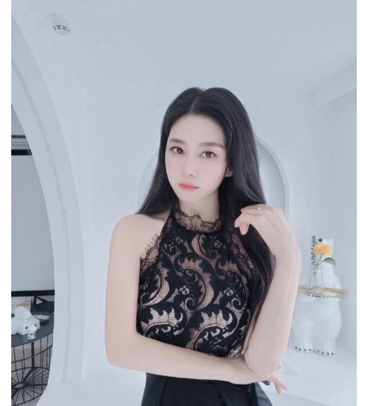 高挑性感气质大美妞