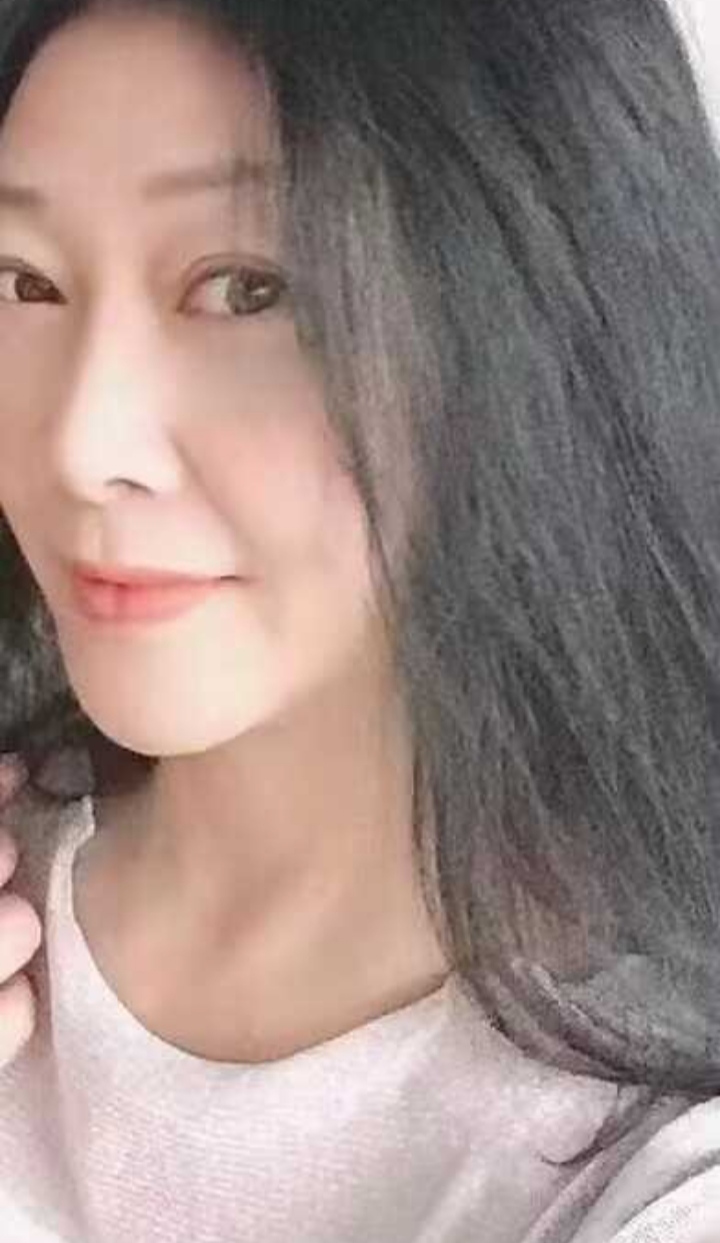 西山区天然e奶少妇