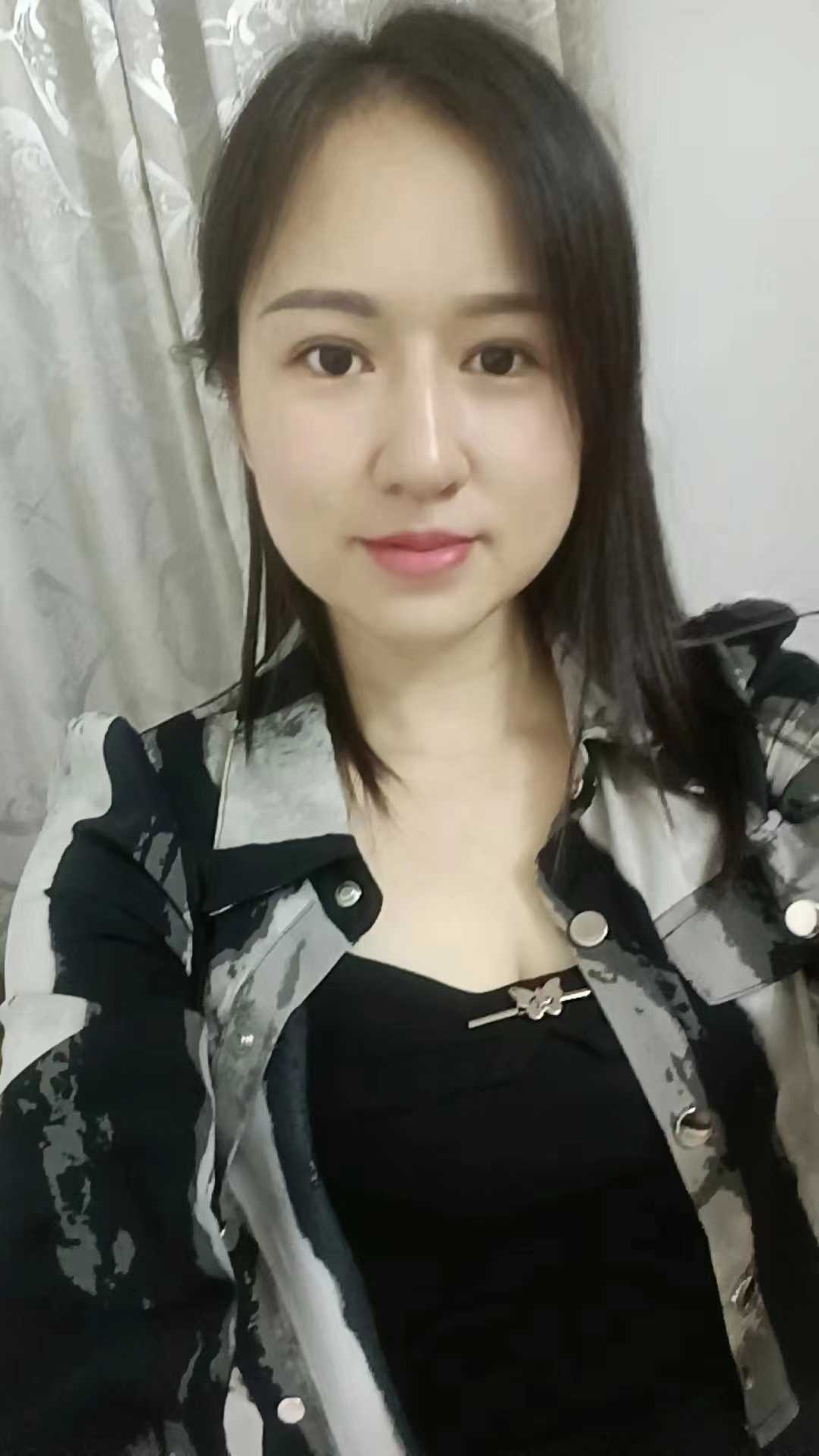 KH超级卖力的小姐姐