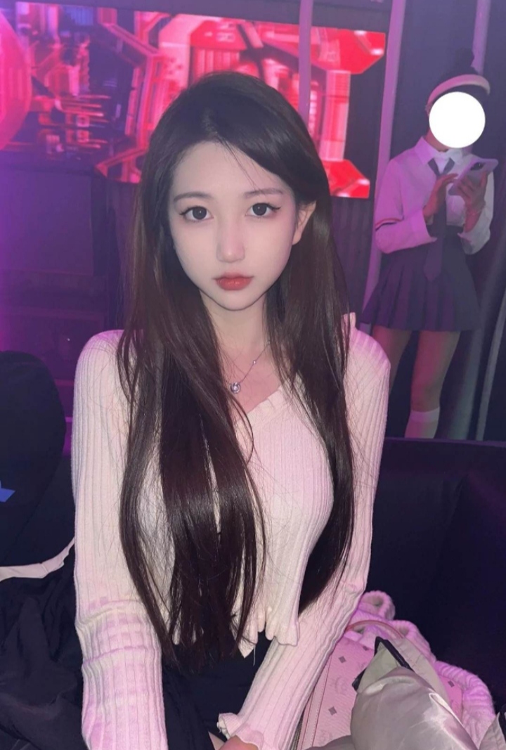 云龙区刚出新茶小美女